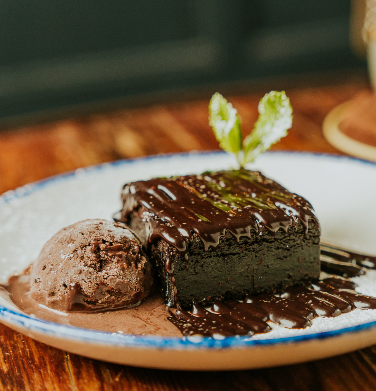 Dinner & Dining at The Oakingham Belle in Wokingham